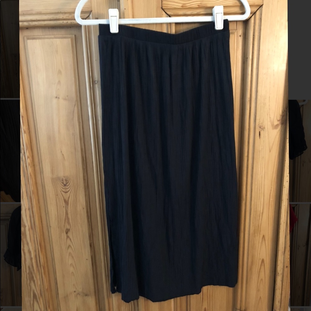 Aritzia pleated midi skirt
